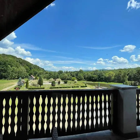 Valea Salbatica Resort *
